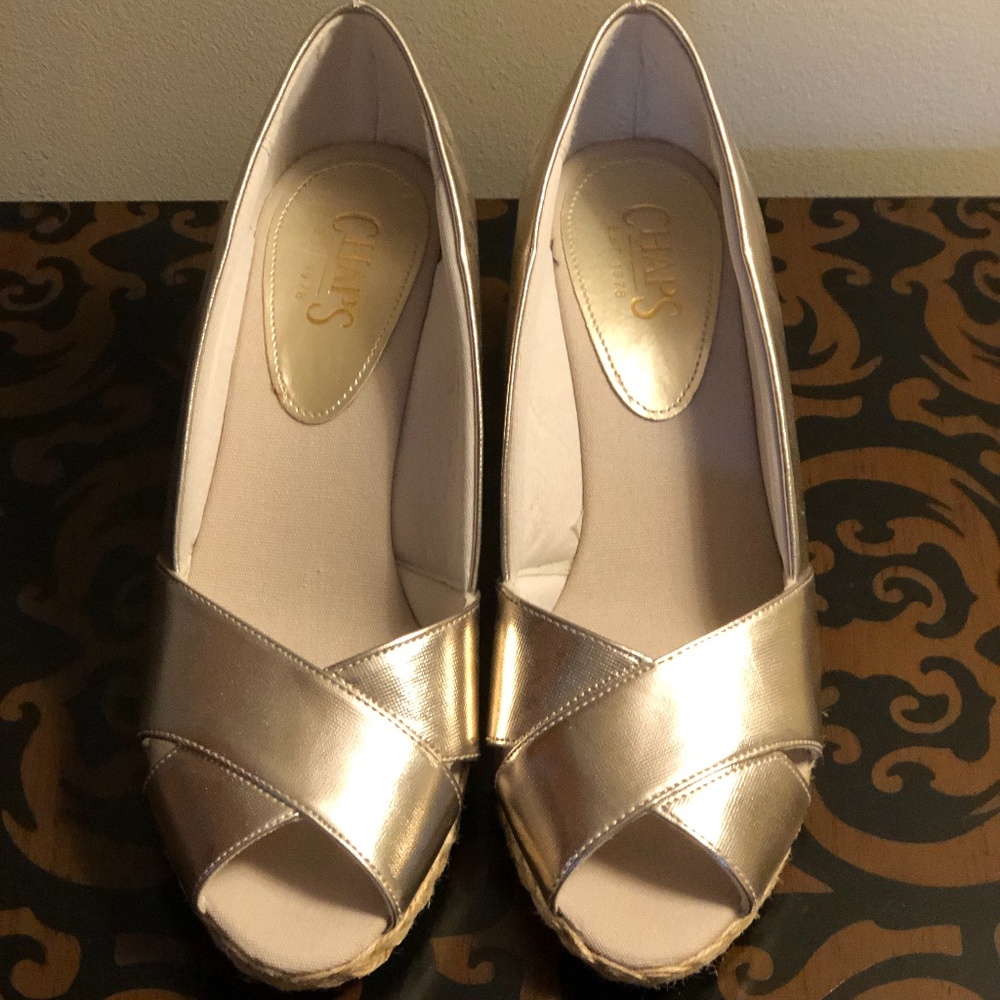 Gold shoes